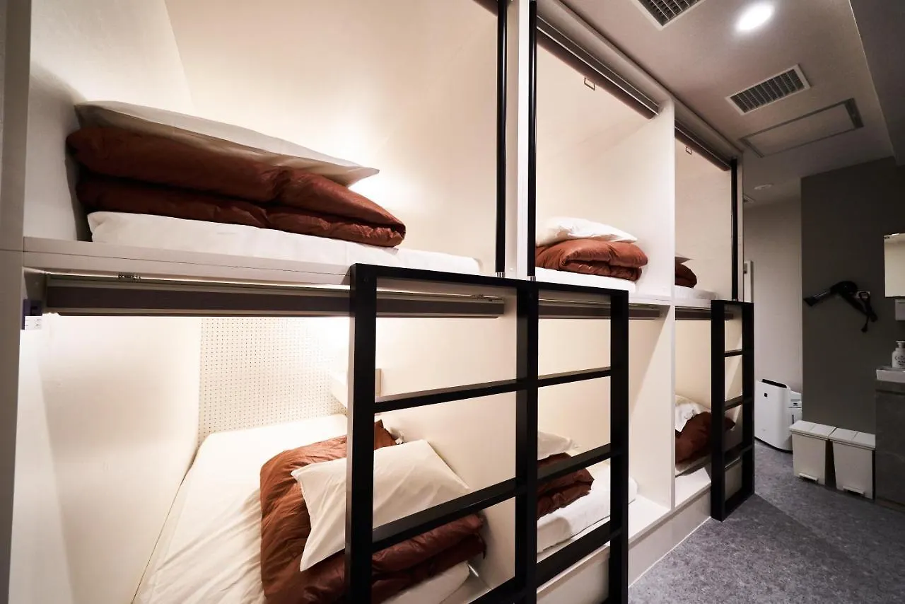 &And Hostel Shinsaibashi East Osaka 0*,